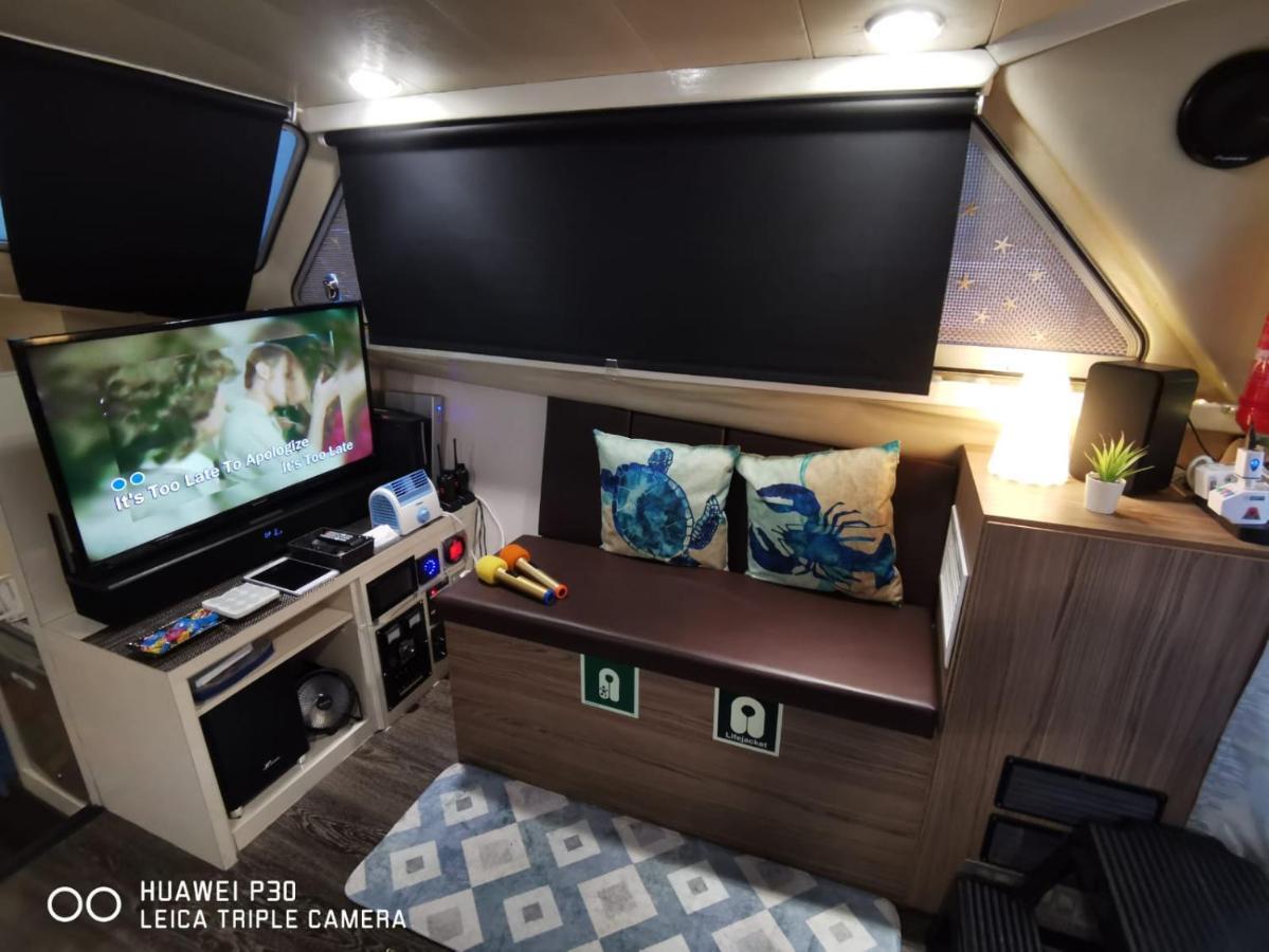 Sweet Elegant Boat Home @ Marina Waterfront Singapore Exterior photo